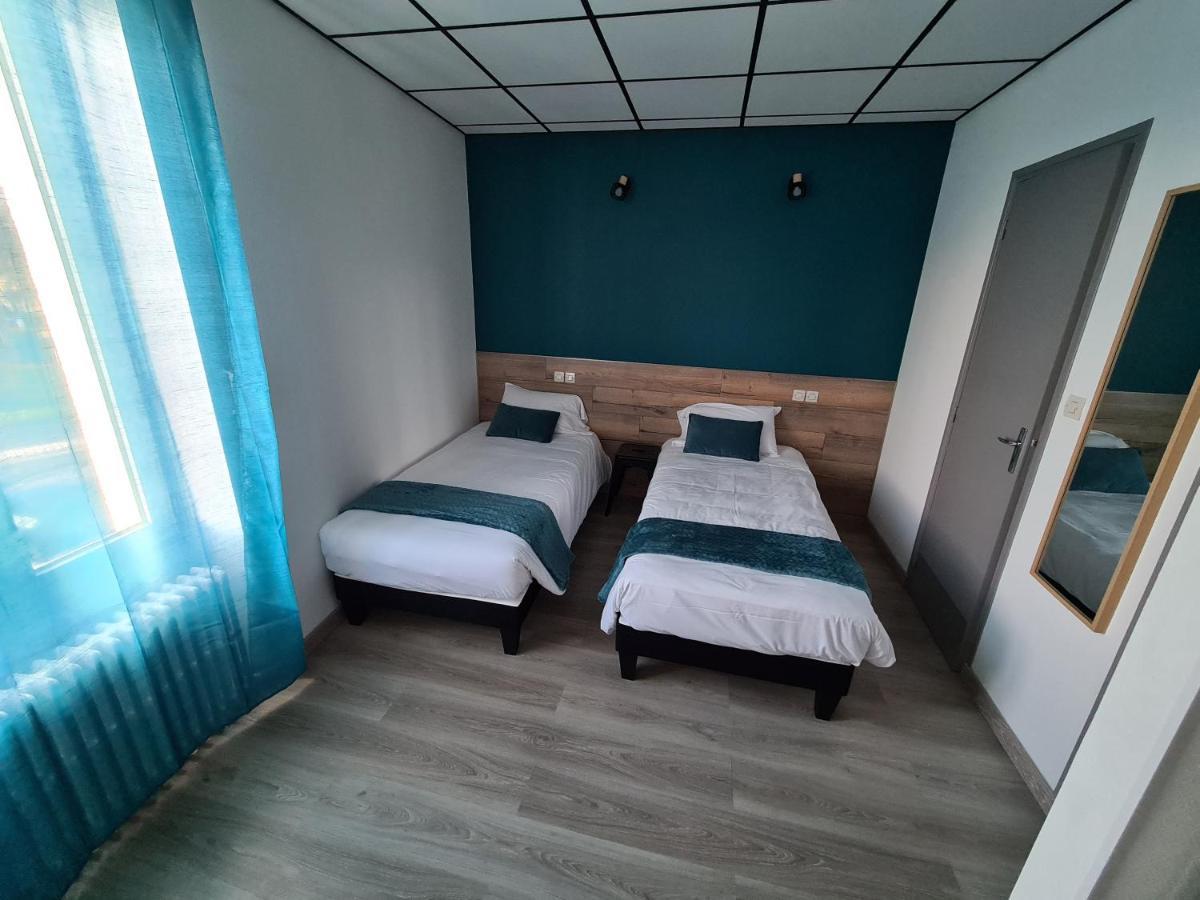 Berry Hotel La Chatre Bagian luar foto
