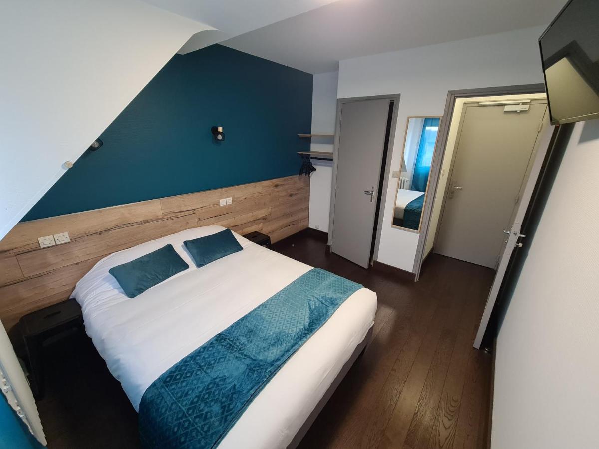 Berry Hotel La Chatre Bagian luar foto