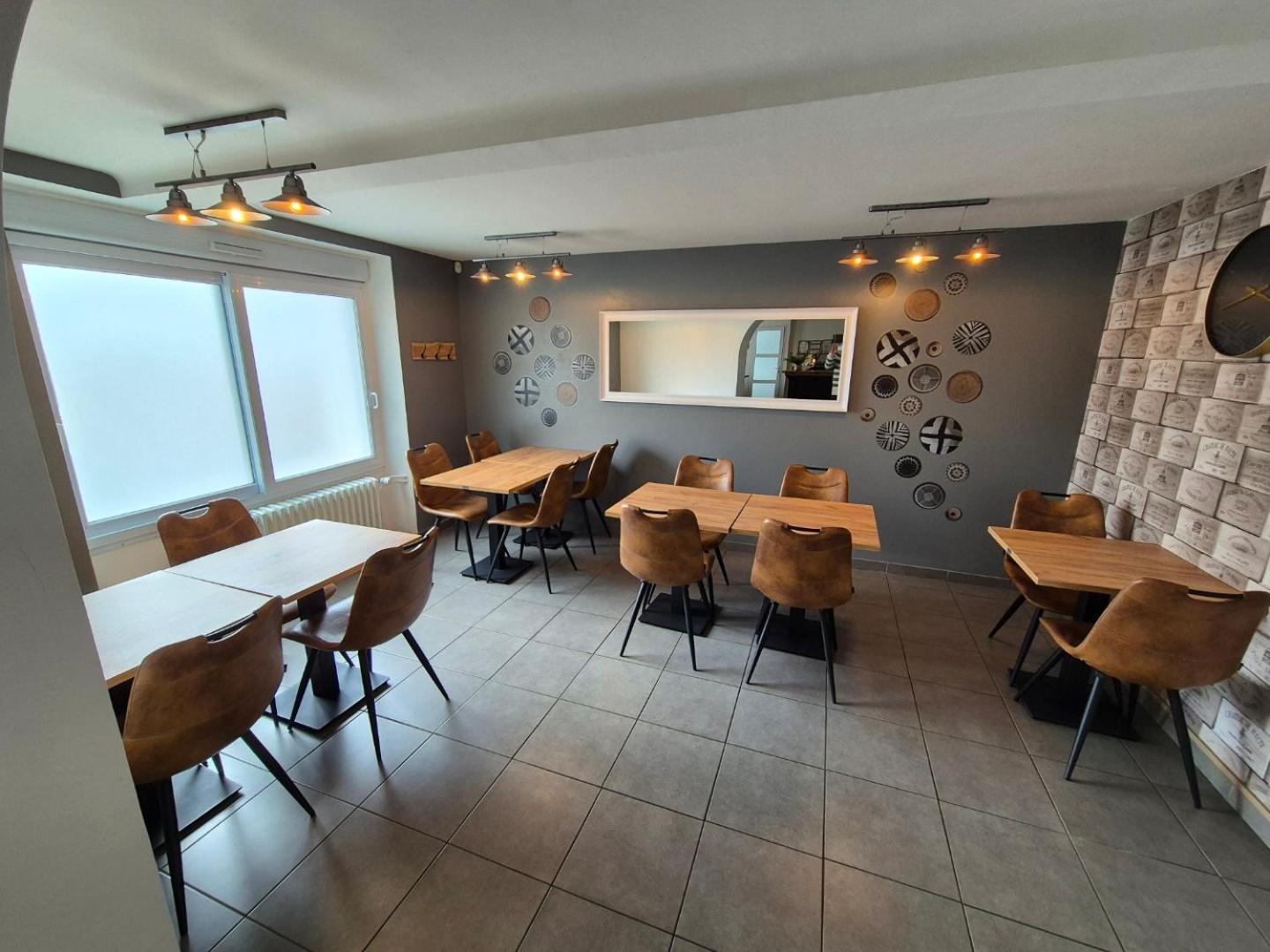 Berry Hotel La Chatre Bagian luar foto