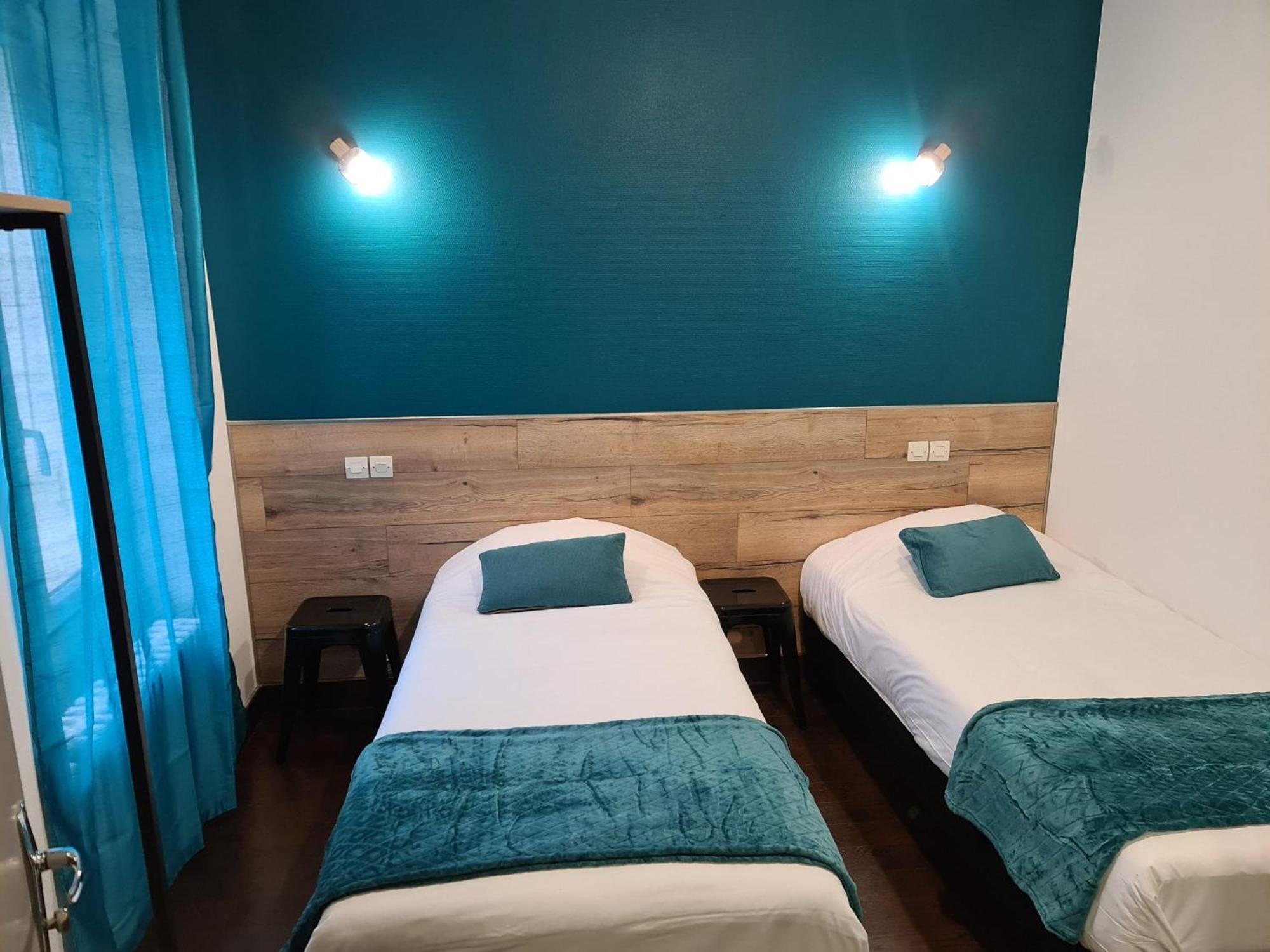 Berry Hotel La Chatre Bagian luar foto